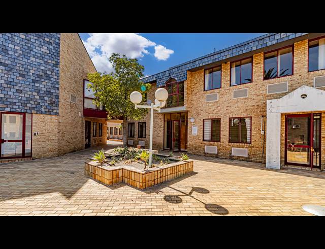 198M² OFFICE TO LET IN FERNDALE